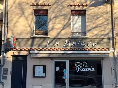 immeuble avec appartement t4 et local commercial