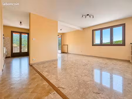 appartement 3 pièces 90 m²