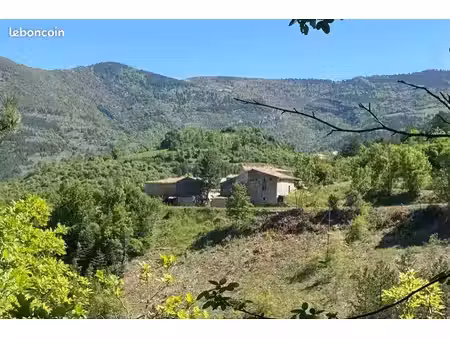 maisons / hameau à renover en drôme