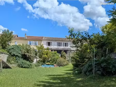 maison 7 pièces 270 m²