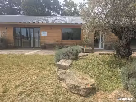 local commercial 60 m2