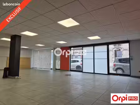 local commercial 130 m²