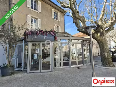 local commercial 208 m²