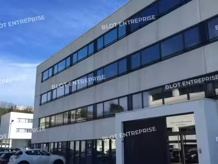 bureaux 84 m²