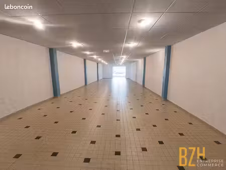 local commercial 450 m² quimperle