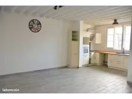 maison en centre ville de yevres