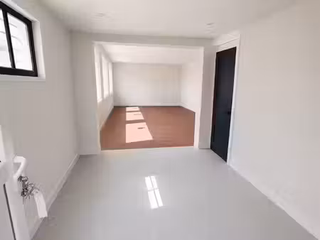 local commercial de 30 m2 refait à neuf