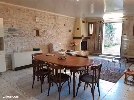 ensemble immobilier terrain:1200 m² bâti:620m2 coeur de ville