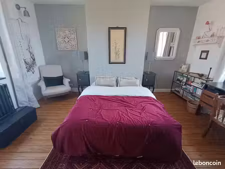 chambre meublée dans maison