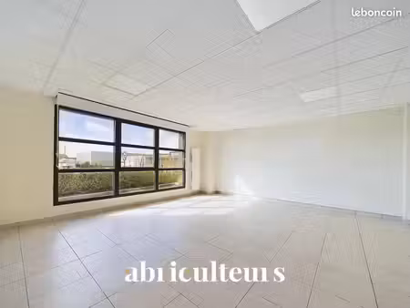 bureau 720 m²