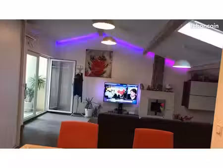 très jolie f2 + terrasse + grande garage