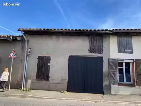 grand garage à vendre