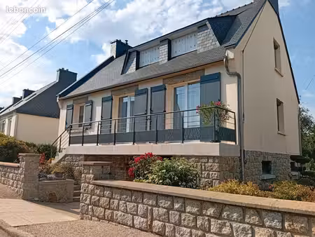 maison familiale - 122m2 - proche de la forêt  vues sur le lac d'huelgoat