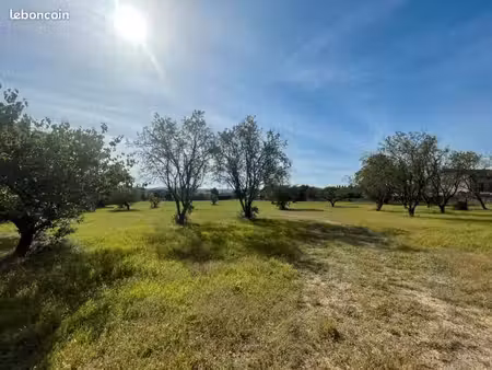 terrain 312 m² uzes