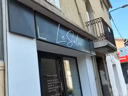 idéal investisseurs – immeuble de rapport : local commercial loué + 2 appartements à réhab