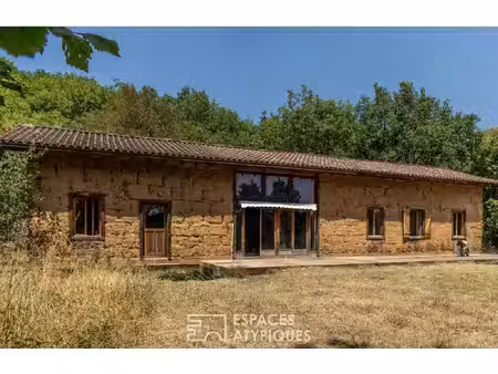 surprenante maison bioclimatique à cazals