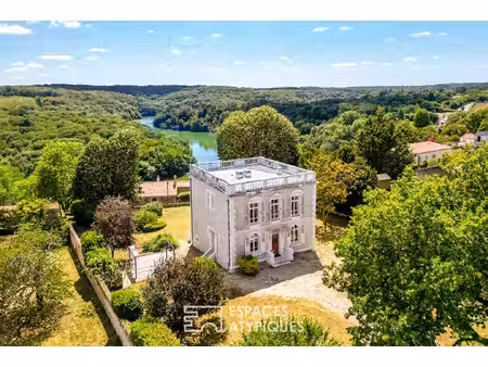 propriété bourgeoise d'exception avec sa maison d'amis et ses terrains constructibles