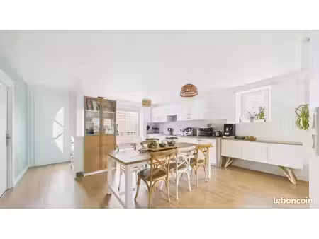 maison 7 pièces 110 m²
