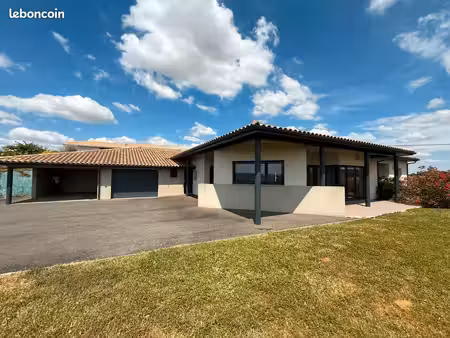 maison contemporaine t5 de 137 m² – 4 chambres – vue dégagée et cathédrale – garage