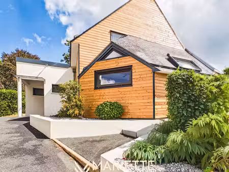 propriété 7 pièces 130 m²