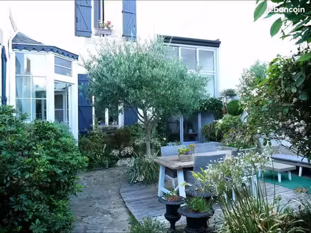 maison 7 pièces 141 m²