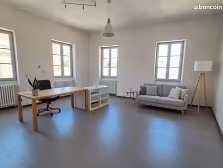 bureau 28 m²