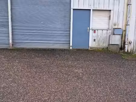 garage. local commercial