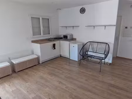 local professionnel 65 m² à lunel-viel