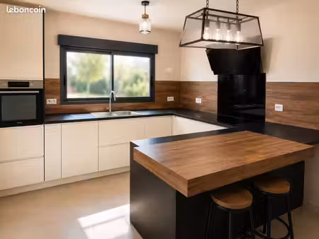 maison poulx de 2024