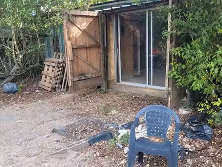 terrain loisir.avec chalet et eau de ville