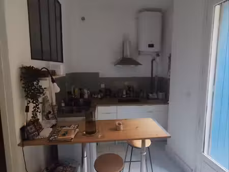 studio meublé 22m2 à louer - centre ville de mèze