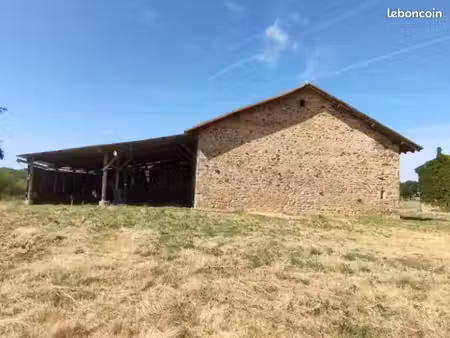 terrain avec grange et hangar pour stockage atelier artisan ou entreprise