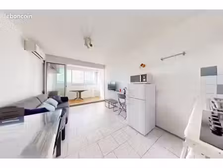 appartement t2 à l'année vu mer