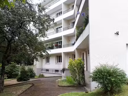 t4 - 90 m² standing – 995 euros cc chauffage collectif