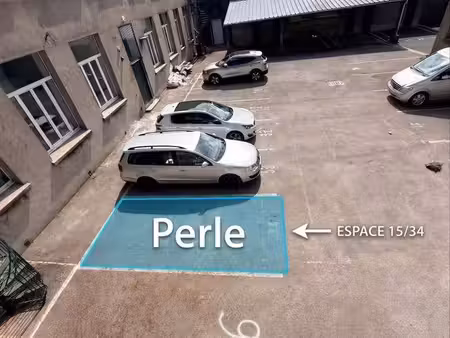 place de parking privée en cour fermée – 24 rue de l'oratoire