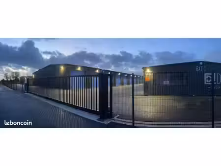 box de 49 m2 à louer