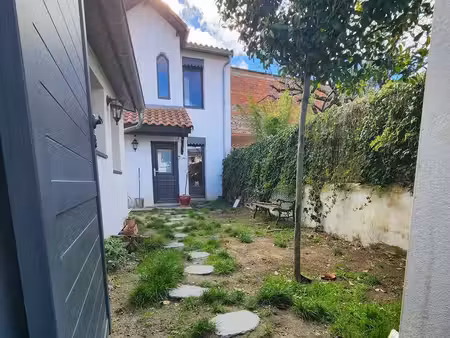 petite maison chartreuse avec jardin à croix de pierre t3 bis