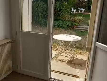 f2 rez de jardin dans pavillon