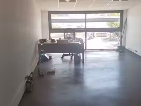 à louer – bureau professionnel lumineux de 37 m² – gallargues-le-montueux