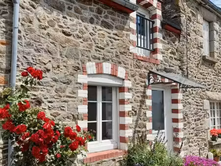 jolie maison 2 chambres. au calme. poêle a bois