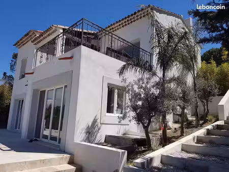 villa meublée à super cannes - piscine et vues panoramiques