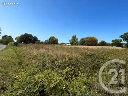 terrain 4 500 m² pleine fougeres