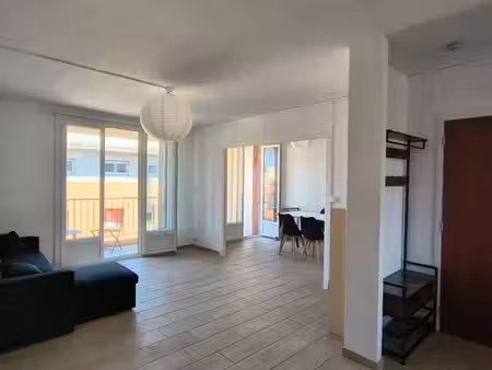 appartement t3 traversant situé à 5 minutes à pied du centre ville