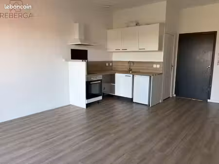 studio 1 pièce 28 m²