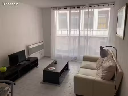 loue p2 à nîmes