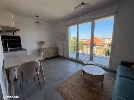 studio 1 pièce 25 m²