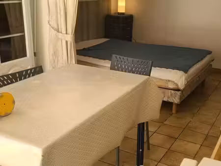 chambre meublée