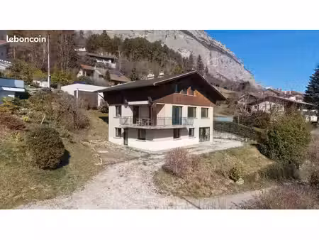 vente maison corenc village 210m²