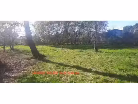 terrain 1 030 m² tresses