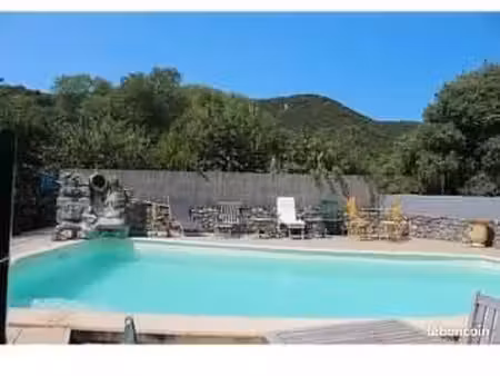 maison piscine terrain studio